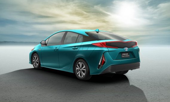 Toyota Prius Plug-in Hybrid 2016