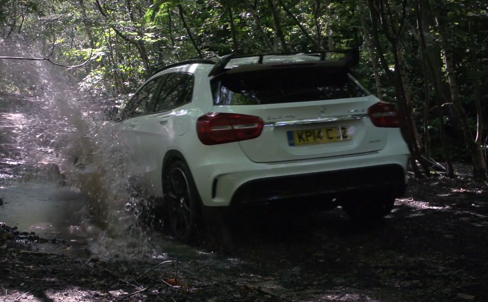 Mercedes GLA45 AMG is bijna nergens beter dan A45 AMG