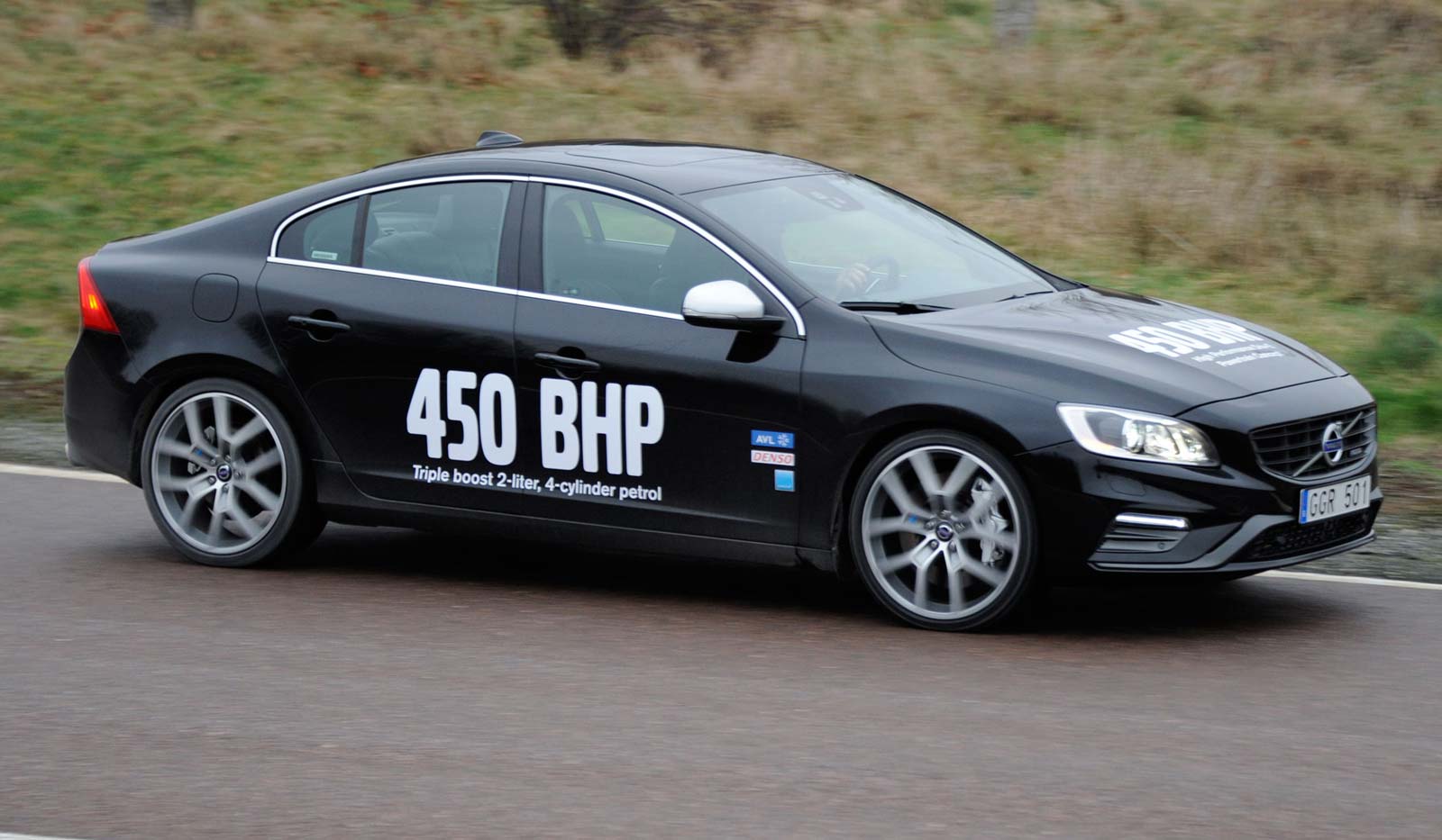 Volvo showt 450 pk sterke 2-liter in S60