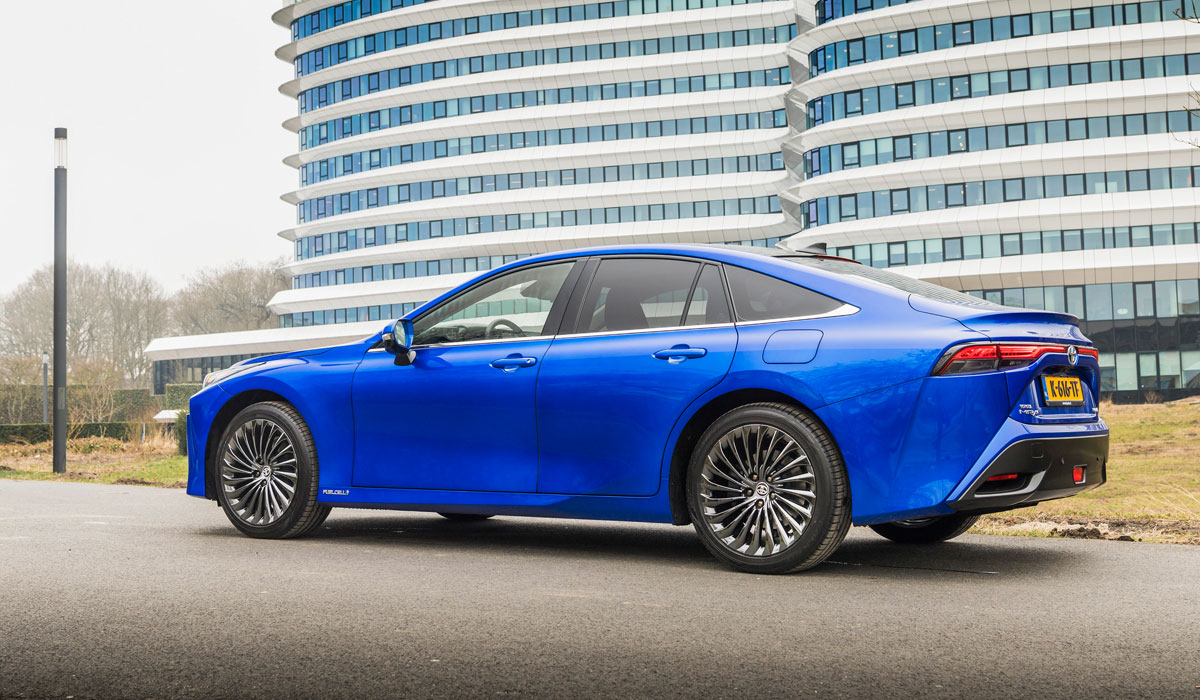 Toyota Mirai (2021): coole sedan met eigen tankstation