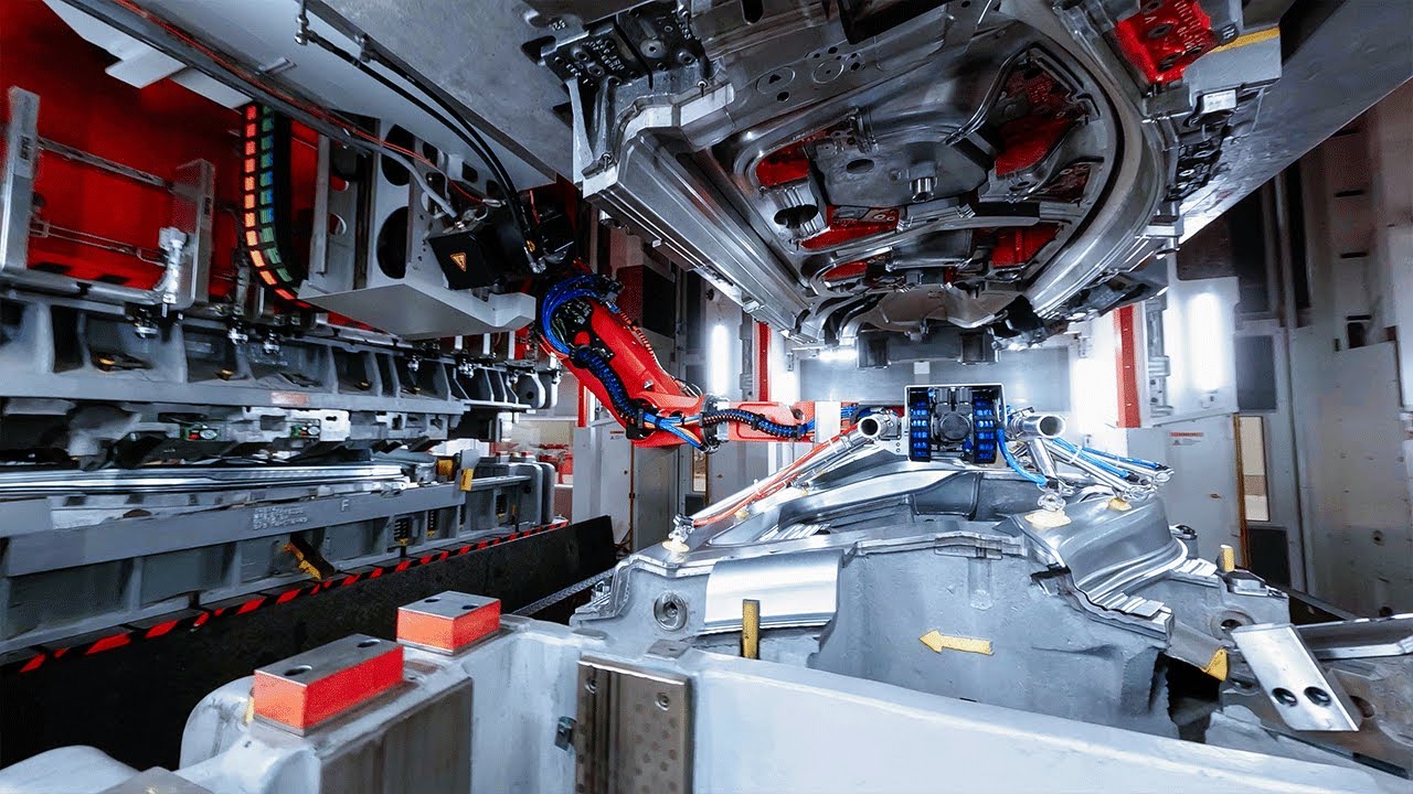Zien: spectaculaire dronevlucht door Tesla Gigafactory Berlijn